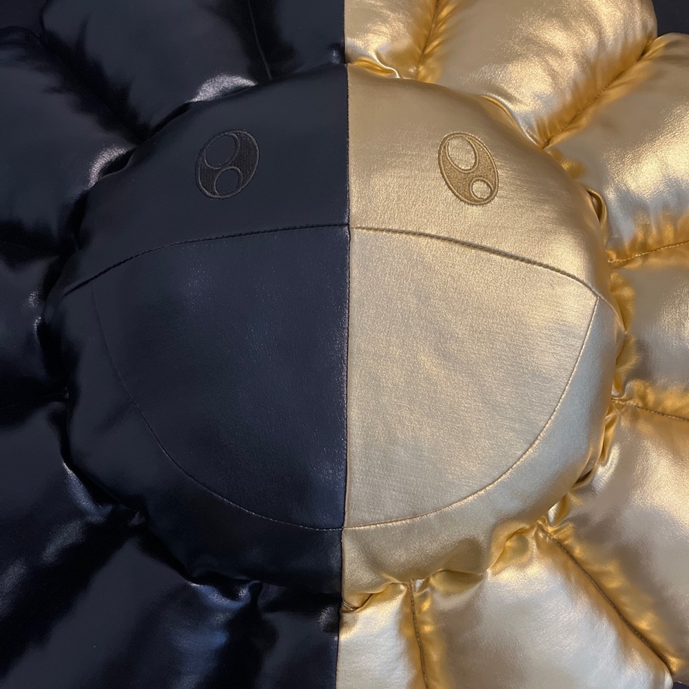 Takashi Murakami x Hikaru Flower Cushion